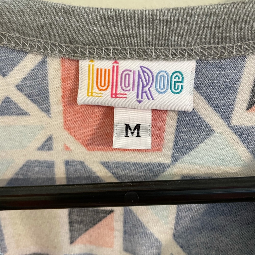 LulaRoe Randy Shirt - Picture 2 of 3
